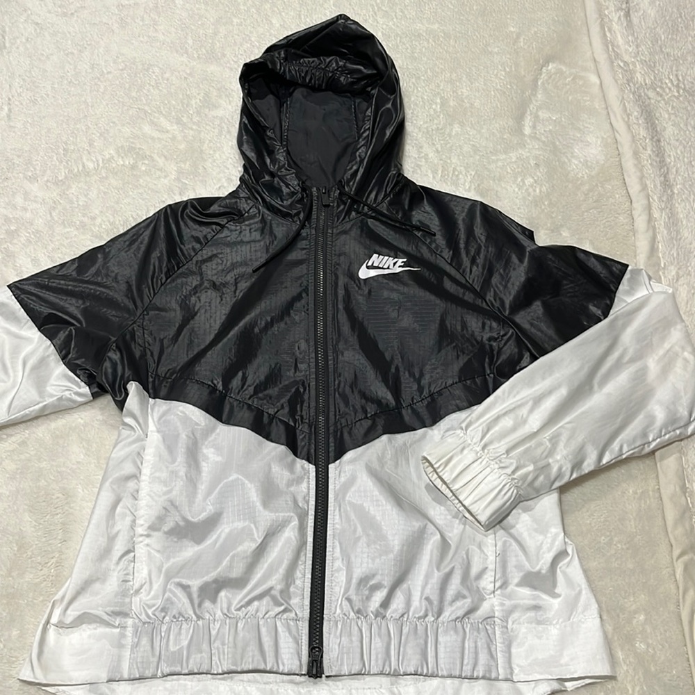 black and white nike windbreaker